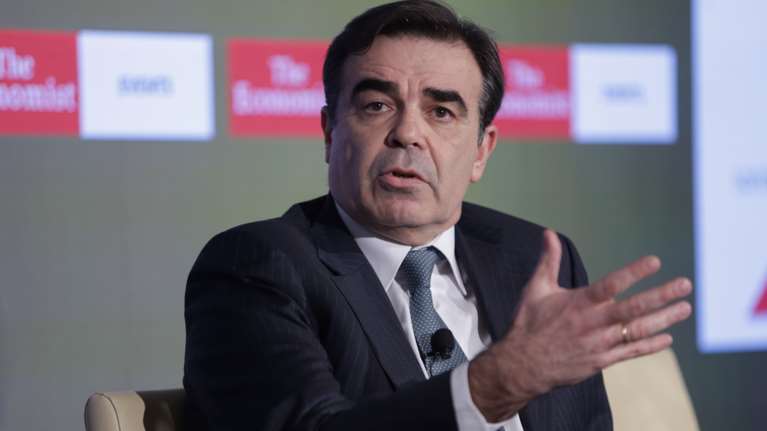 Εμβολιάστηκε ο Μαργαρίτης Σχοινάς: Πιστεύουμε στην ασφάλεια των εμβολίων