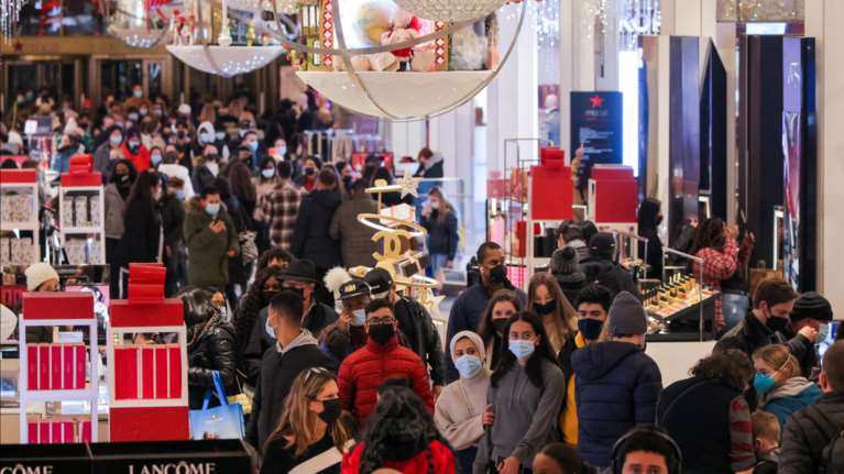 CDC: Η μετάλλαξη Ομικρον είναι πλέον η κυρίαρχη στις ΗΠΑ με 73% των μολύνσεων - Ανεμβολίαστος ο πρώτος νεκρός