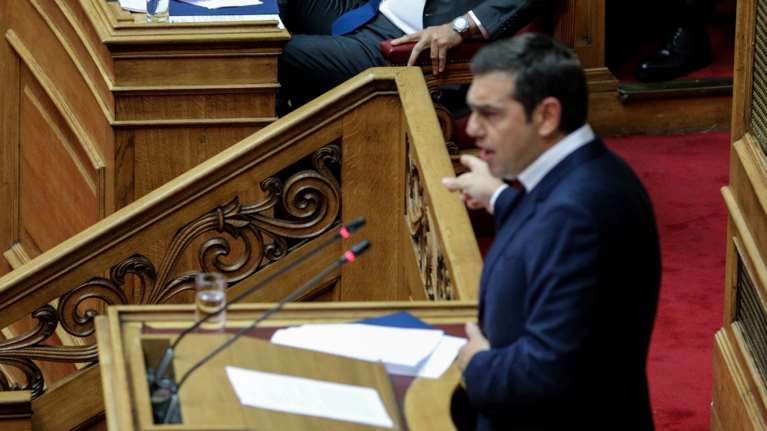 Ο Τσίπρας ζήλεψε το ΚΚΕ: Καταψηφίζει την αμυντική συμφωνία με τη Γαλλία λόγω... ιμπεριαλισμού