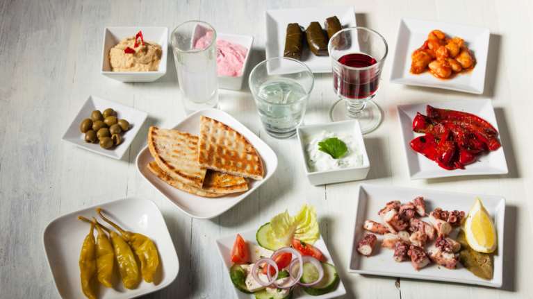 Καθαρά Δευτέρα: Οι 2+1 τοπ συνταγές από την Αργυρώ Μπαρμπαρίγου για τα σαρακοστιανά σας