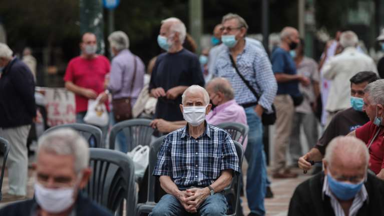 Συντάξεις Νοεμβρίου: Πότε ξεκινά η καταβολή τους - Οι ημερομηνίες ανά Ταμείο