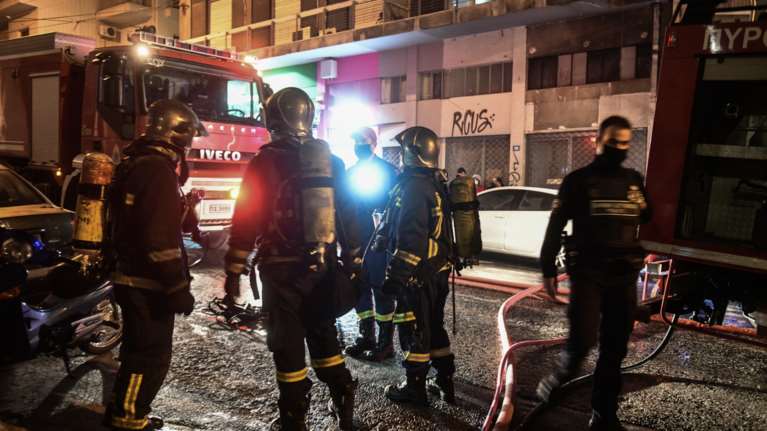 Τραγωδία στη Θεσσαλονίκη: 31χρονη μητέρα με τα δύο παιδιά της κάηκαν ζωντανοί μέσα στο σπίτι τους