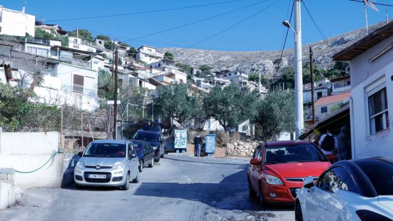 Αιματηρή καταδίωξη στο Πέραμα: Σεσημασμένος ο 20χρονος που έπεσε νεκρός - Αναζητείται ανήλικος [βίντεο ντοκουμέντο]