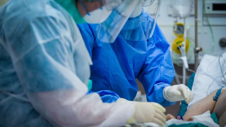 Σαρηγιάννης: Σε επίπεδα ρεκόρ η διασπορά - Χωρίς κενή ΜΕΘ η Θεσσαλονίκη μέχρι μέσα Νοεμβρίου