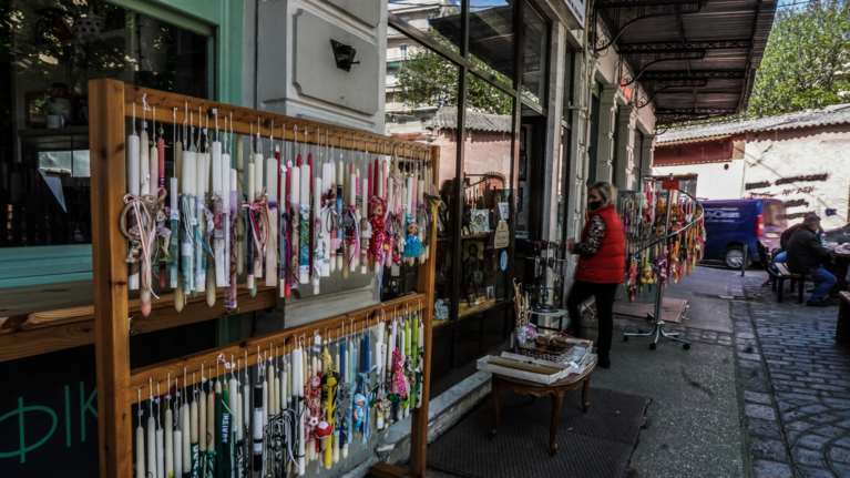 Εορταστικό ωράριο: Πώς θα λειτουργήσουν τα καταστήματα για το Πάσχα - Ποια Κυριακή θα είναι ανοιχτά