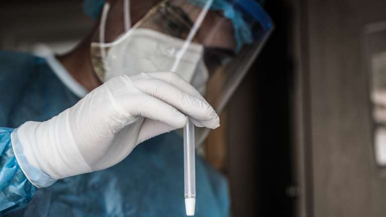 Κορονοϊός: Μειώθηκαν στα 693 τα νέα κρούσματα - 85 θάνατοι το τελευταίο 24ωρο - 552 οι διασωληνωμένοι