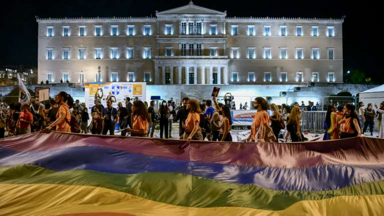 Στα σκαριά ακροδεξιό κόμμα με ομοφοβικούς και αντιεμβολιαστές; Το κείμενο των 160 κατά των ΛΟΑΤΚΙ και ο Φραγκούλης Φράγκος