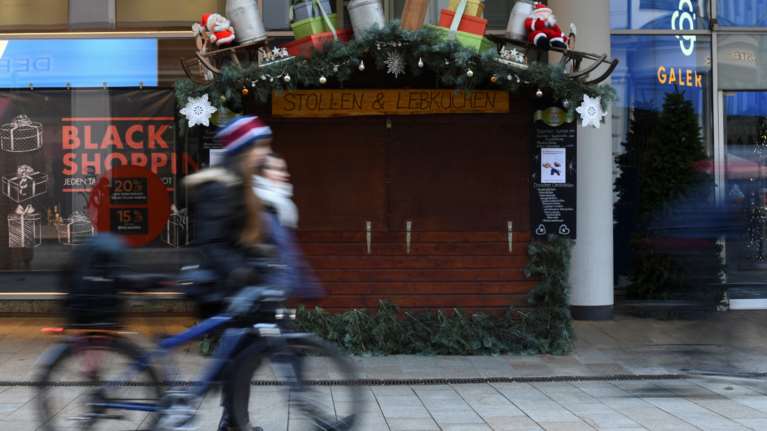 ΠΟΥ για μετάλλαξη Ομικρον: Πολύ υψηλός παγκόσμιος κίνδυνος - Περιορισμένα τα στοιχεία για τη σοβαρότητά της