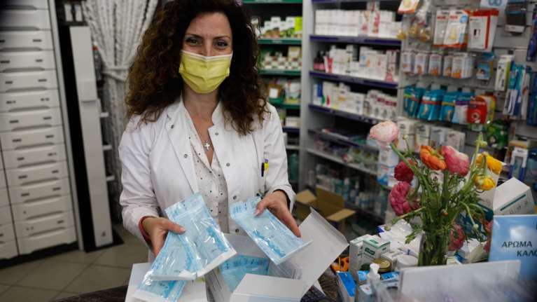 Από σήμερα δύο δωρεάν self test για όσους επιστρέφουν από τις διακοπές - Ποιοι τα δικαιούνται