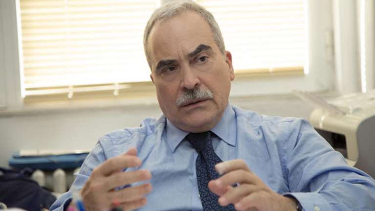 "Προσγείωση" από Λαζανά: Τα Χριστούγεννα φέτος θα είναι όπως το Πάσχα - Δεν συζητάμε άρση lockdown