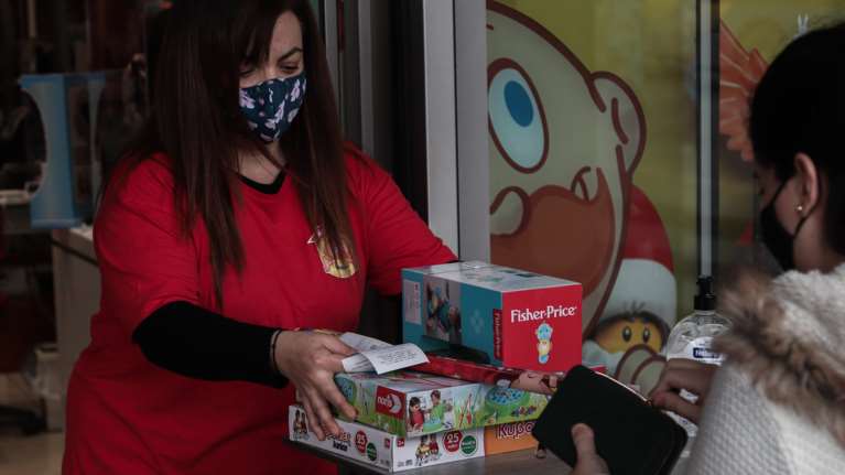 Click away: Πρεμιέρα με POS και αντισηπτικά στην είσοδο των καταστημάτων - Χωρίς ουρές η πρώτη ημέρα [εικόνες]