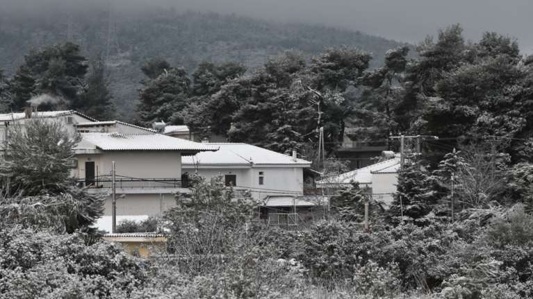 Επιδείνωση καιρού λόγω κακοκαιρίας Carmel: Πέφτει 8 βαθμούς η θερμοκρασία - Καταιγίδες και χιόνια το Σαββατοκυριάκο