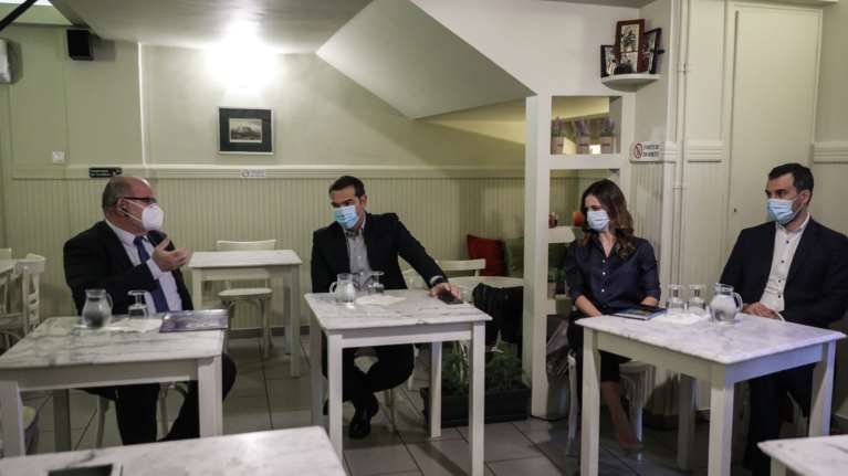 Συνάντηση Τσίπρα σε εστιατόριο με εκπροσώπους της εστίασης: Κίνδυνος χιλιάδων λουκέτων και απώλειας χιλιάδων θέσεων εργασίας