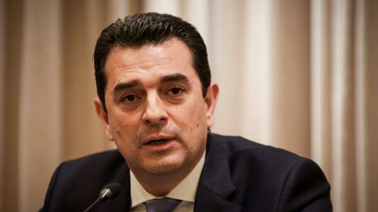 Σκρέκας: Ολοι οι καταναλωτές θα ωφεληθούν από την επιδότηση του ρεύματος - Στην Ελλάδα δεν έχουμε ακριβές τιμές