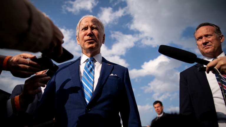 Ο Μπάιντεν αρνείται ότι οι ΗΠΑ εμπλέκονται στον πόλεμο της Ουκρανίας - "Κίνδυνος να ξεσπάσει Τρίτος Παγκόσμιος Πόλεμος"