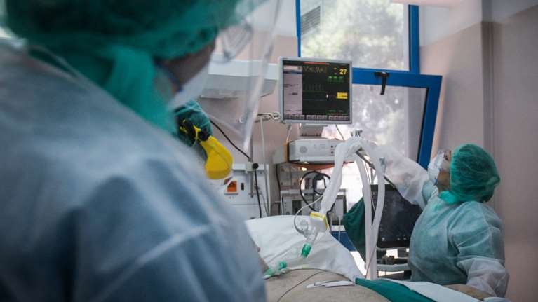 Κοζάνη: Κατέληξε από κορονοϊό 47χρονος ανεμβολίαστος