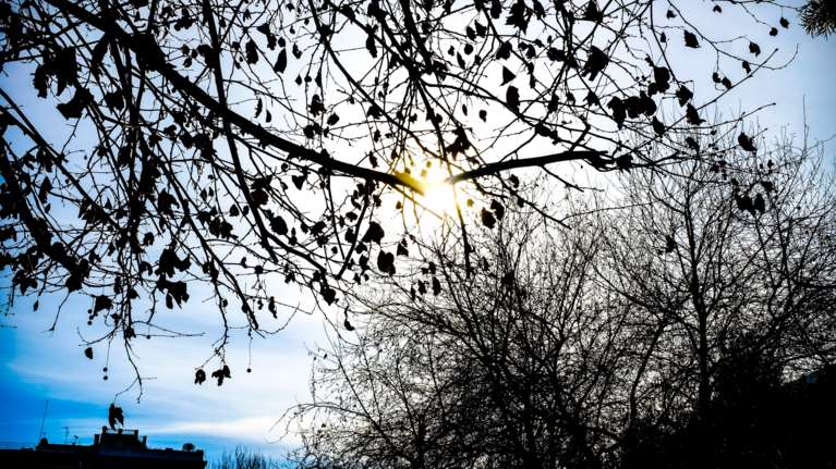 Ο καιρός της Μ. Πέμπτης: Ανεβαίνει η θερμοκρασία - Νεφώσεις και αφρικανική σκόνη