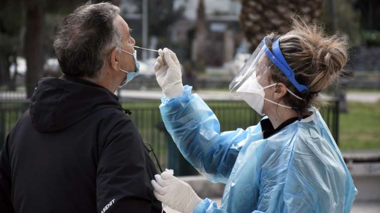 ΕΟΔΥ: Σε αυτά τα 175 σημεία θα πραγματοποιούνται σήμερα δωρεάν rapid test