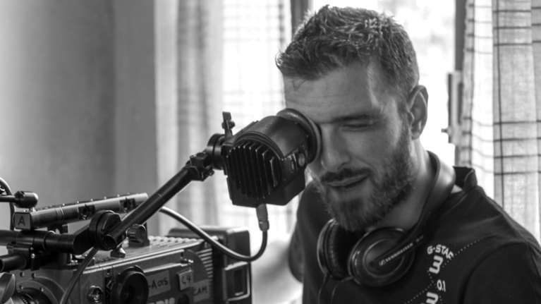 Σωτήρης Τσαφούλιας: Ποιος είναι ο αυτοδίδακτος σκηνοθέτης που συγκλόνισε με τις δηλώσεις του για το #Metoo