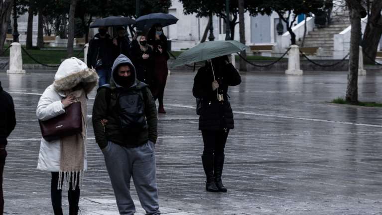 Καιρός: Με χιόνια και βροχές μάς αποχαιρετά ο Μάρτιος - Κατακόρυφη πτώση της θερμοκρασίας