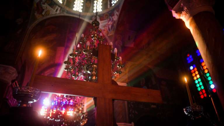 Μεγάλη Πέμπτη, η Σταύρωση του Ιησού - Τι συμβολίζουν τα δώδεκα Ευαγγέλια