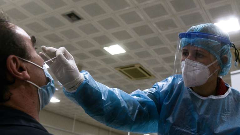 ΕΟΔΥ: Σε 172 σημεία θα πραγματοποιούνται σήμερα δωρεάν rapid test