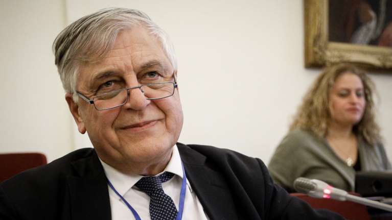 Υπόθεση Novartis: Δίωξη για παράβαση καθήκοντος κατά του αντεισαγγελέα Ιωάννη Αγγελή - Αιχμές ΣΥΡΙΖΑ κατά ΝΔ