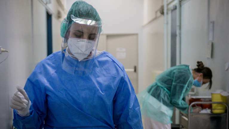 Βρέφος 40 ημερών με κορονοϊό στο νοσοκομείο Χανίων