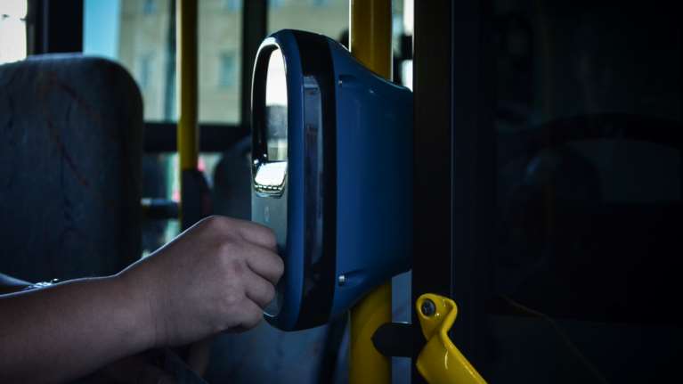 Καραμανλής: Δεν θα αυξηθούν τα εισιτήρια στα Μέσα Μεταφοράς - Μικρές ανατιμήσεις στα διόδια