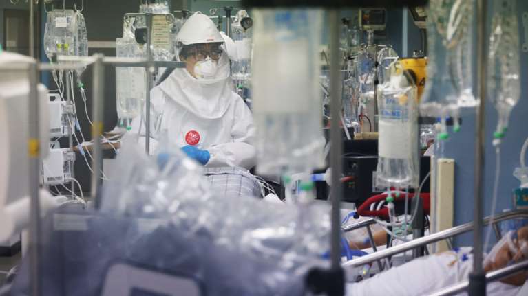 Αυξημένος κίνδυνος θανάτου για όσους έχουν περάσει βαριά Covid-19 ακόμα και ένα χρόνο μετά