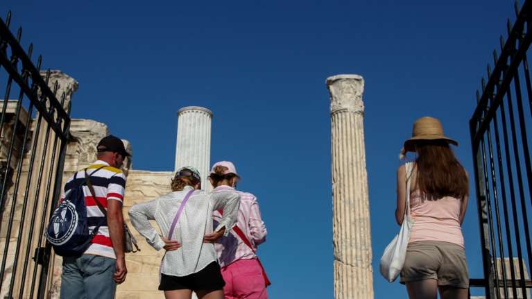 Ανοιξη μέσα στον Νοέμβριο - Πολύ υψηλές θερμοκρασίες και σκόνη τις επόμενες ημέρες