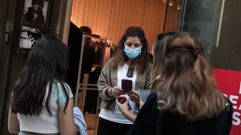 Κυβερνητικός εκπρόσωπος: Δεν πρόκειται να κλείσει η οικονομία - Δεν θα παρθούν νέα μέτρα