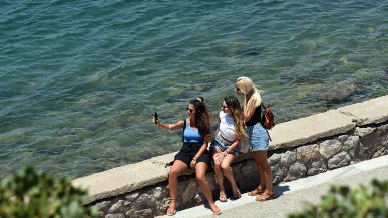 Καιρός: Εως 37 βαθμούς η θερμοκρασία σήμερα και άνεμοι μέχρι 7 μποφόρ