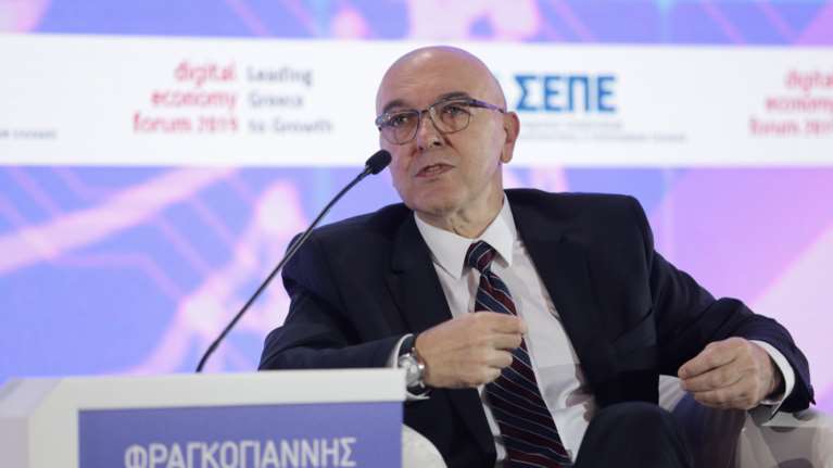 Συγκινεί ο υφυπουργός Κώστας Φραγκογιάννης: Η μητέρα μου κόλλησε κορονοϊό, δεν της έδωσα τις αγκαλιές που ήθελα