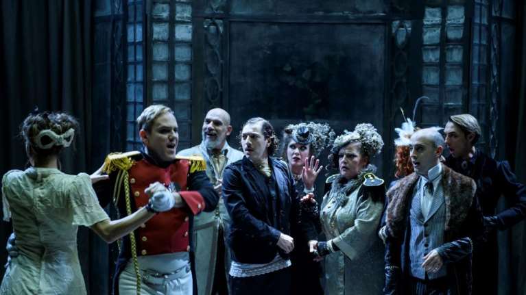 &quot;Συμφορά από το πολύ μυαλό&quot; στο Θέατρο της Οδού Κυκλάδων - Οι πρώτες φωτογραφίες της παράστασης