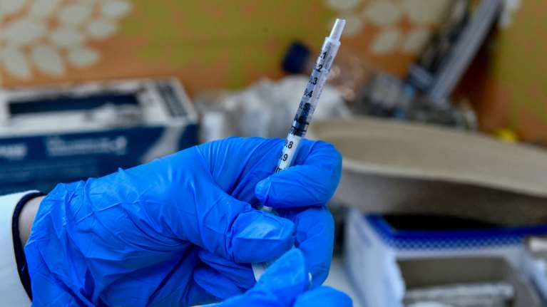 Διαθέσιμα από σήμερα 40.000 νέα ραντεβού για εμβολιασμούς παιδιών στην Αττική