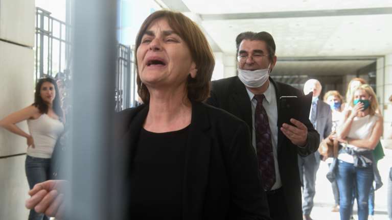 Ξεσπούν οι γονείς της Ελένης Τοπαλούδη - &quot;Θέλουν να μας εξαντλήσουν ψυχολογικά και οικονομικά&quot; [βίντεο]