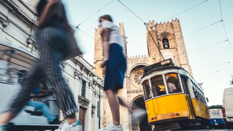 Η μεγάλη επιτυχία της Πορτογαλίας: Από το σκληρό lockdown στην κανονικότητα - Πώς τα κατάφερε