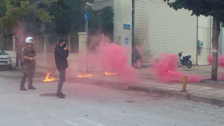 ΕΠΑΛ Σταυρούπολης: Νέα σοβαρά επεισόδια - Χτύπησαν δύο μαθήτριες - Πέντε συλλήψεις μαθητών με μαχαίρια [εικόνες - βίντεο]