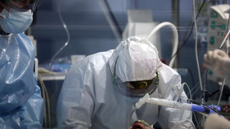 Συγκλονίζει γιατρός του νοσοκομείου Γιαννιτσών: Δεν το χωρά ο ανθρώπινος νους αυτό που συμβαίνει...