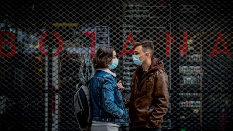 Τα μέτρα του υπουργείου Εργασίας για τη στήριξη της αγοράς εργασίας τον Απρίλιο