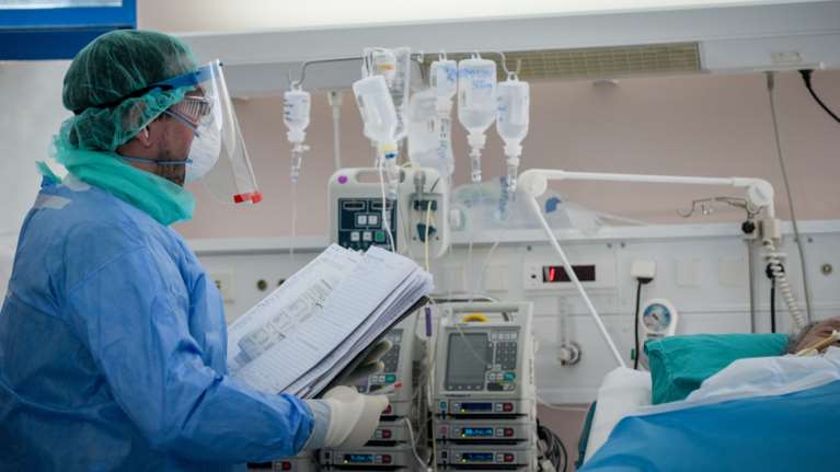 Κορονοϊός: Εξι νεκροί τις τελευταίες ώρες - 711 συνολικά τα θύματα στη χώρα