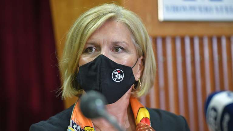 Θάνος Πλεύρης - Μίνα Γκάγκα: Η πρώτη ημέρα στο υπουργείο Υγείας [βίντεο]