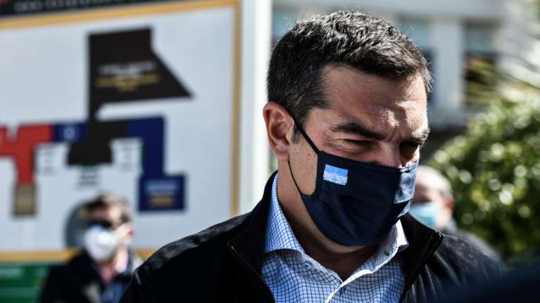 Τσίπρας μετά την δήλωση των ΗΠΑ για τις πατέντες των εμβολίων: Ο Μητσοτάκης υπερασπίζεται τα κέρδη των πολυεθνικών