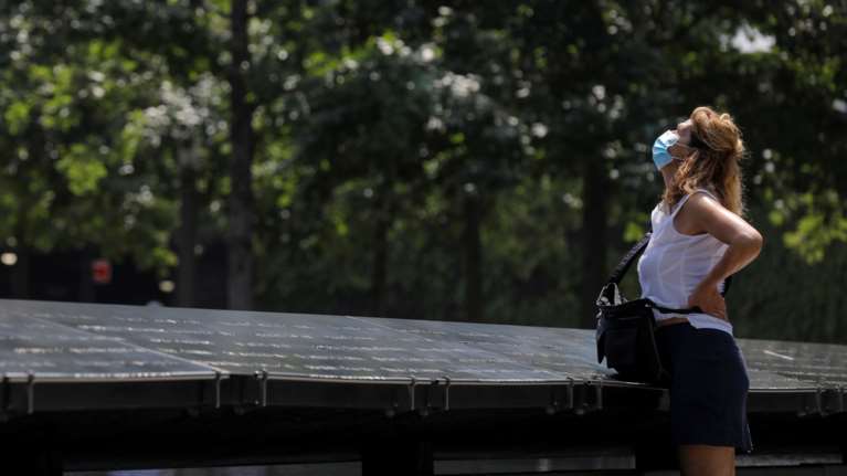 Εμβολιασμός, μάσκα και αποστάσεις τα όπλα μας για τον κορoνοϊό - Το παράδειγμα της Ισλανδίας με 90% εμβολιασμένους