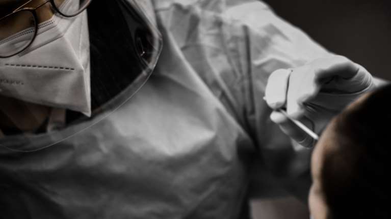 Κορονοϊός: 12.108 νέα κρούσματα και 84 θάνατοι το τελευταίο 24ωρο - 665 οι διασωληνωμένοι