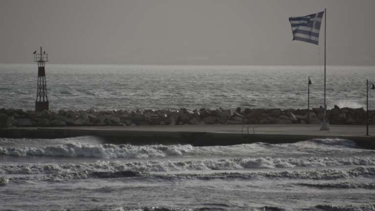 Επιδείνωση του καιρού από την Παρασκευή - Βροχές, σκόνη και ισχυροί άνεμοι το τριήμερο