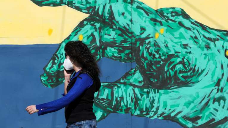 Υπ. Εργασίας: 63,5 εκατ. ευρώ σε 50.000 δικαιούχους από σήμερα - Αποζημιώσεις ειδικού σκοπού και επιδόματα