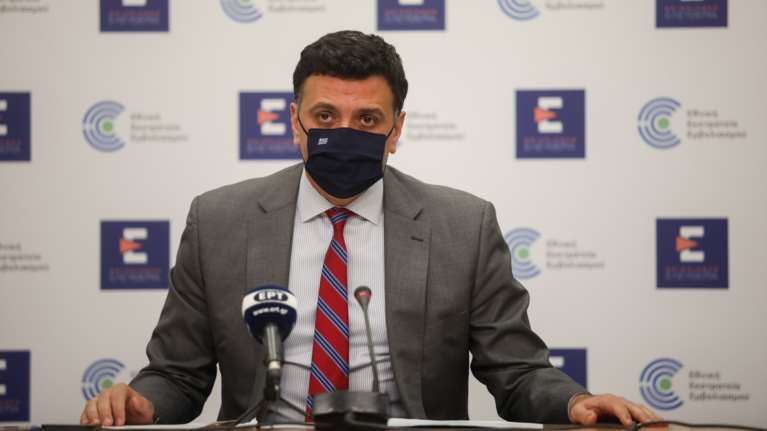 Κικίλιας: Η επόμενη χρονιά θα μας βρει με εμβολιασμό μαθητών - Πότε εμβολιάζονται οι 18-29