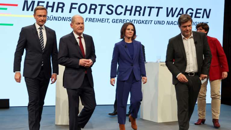 Νέα γερμανική κυβέρνηση: Μία "Πράσινη" φιλέλληνας απέναντι στον Ερντογάν και ένας "Σόιμπλε" στο τιμόνι της οικονομίας